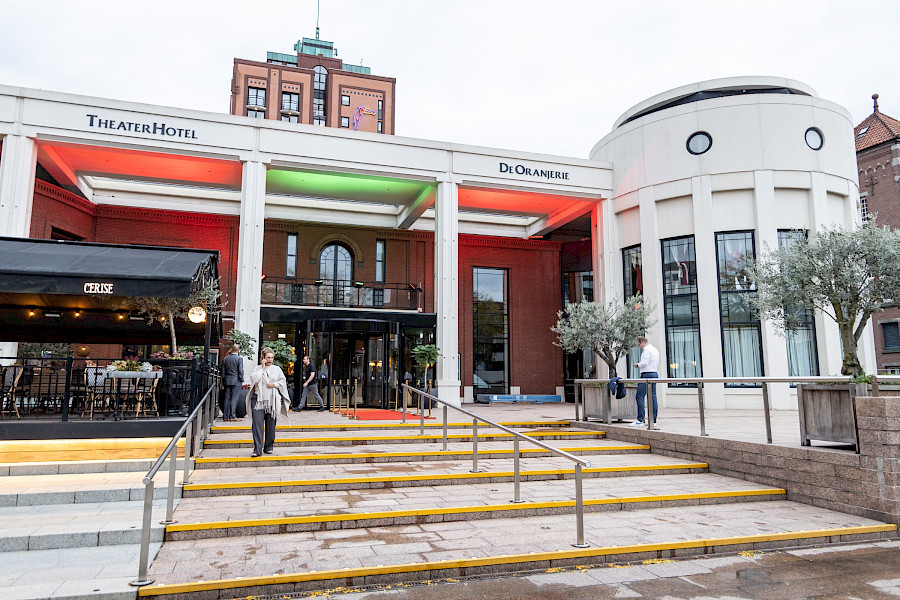 Theater De Oranjerie feestelijk heropend