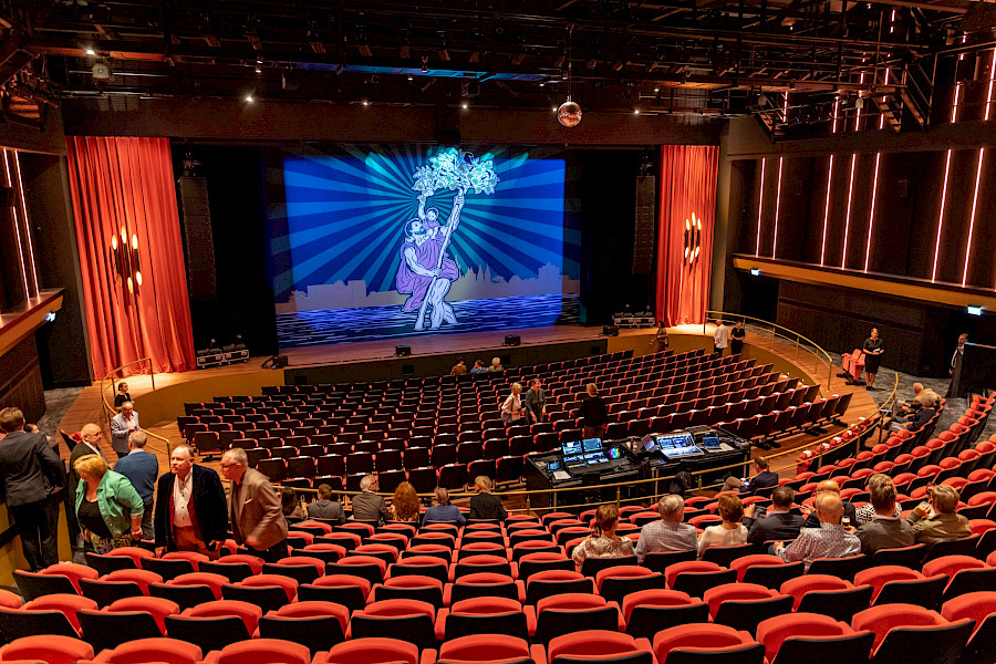 Theater De Oranjerie feestelijk heropend