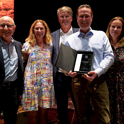 Poulissen ontvangt Bang & Olufsen Excellence Award