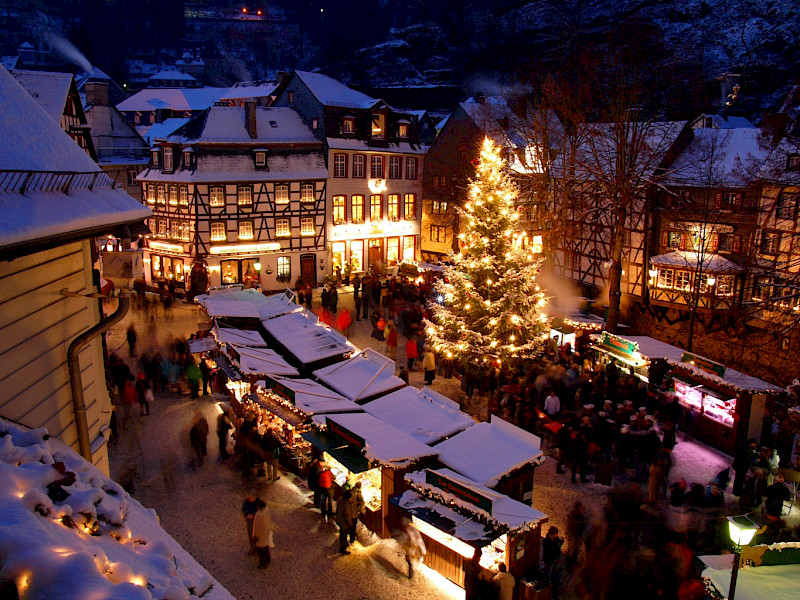 Betoverende kerstsfeer in het plaatsje Monschau