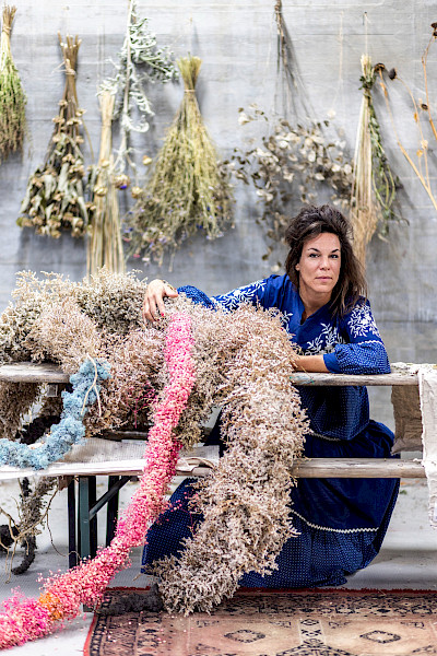 Bloemenkunstenares Loes van Herp