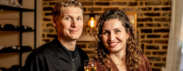 Ellis Huijnen en Cederik Pieters van Het Gerecht in Roermond vieren hun eerste lustrum