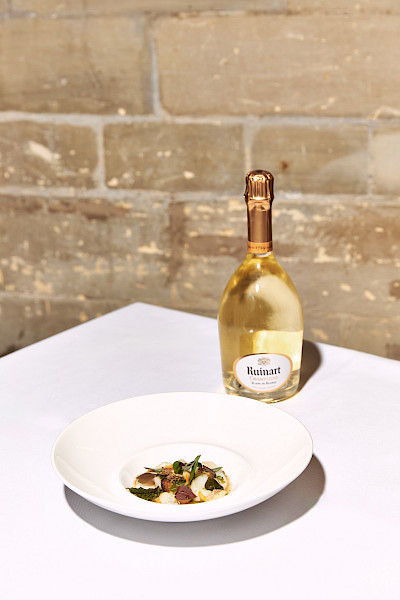 Ruinart presenteert een exclusief menu ter ere van TEFAF Maastricht op Château Neercanne