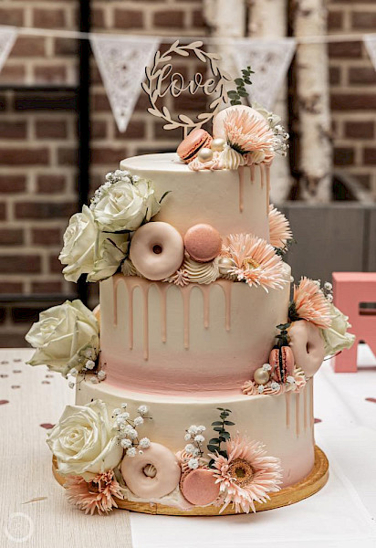 Marjolein van Bussel wint prijs voor beste bruidstaarten van Nederland