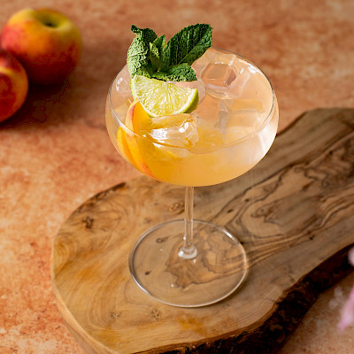 Zomerse perzik cocktail