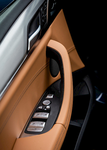 Autotest: iX3. Back to the future.