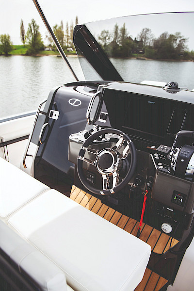 Boottest: Schaefer V33