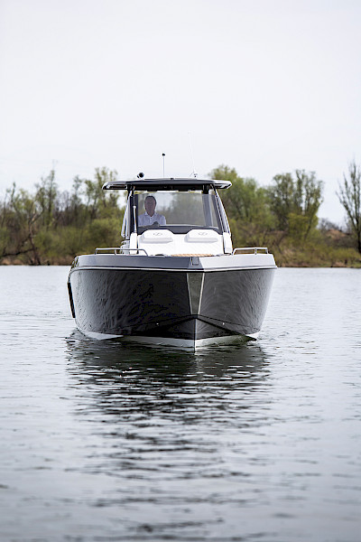 Boottest: Schaefer V33