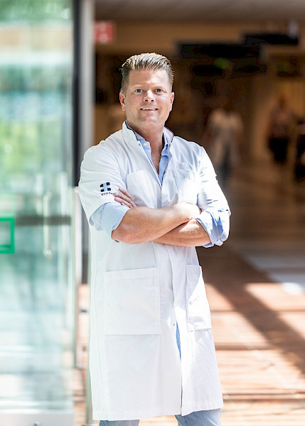 Promotieonderzoek trauma- en thoraxchirurg Erik de Loos