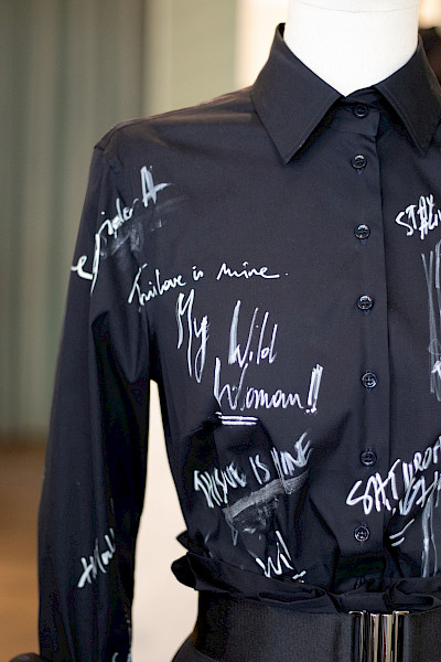 Kunstzinnige eenvoud: van stoer art-shirt tot pure elegantie