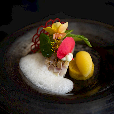 Dutch kingfish I grapefruit I Colombo kerrie I wild pluk I kalamansi